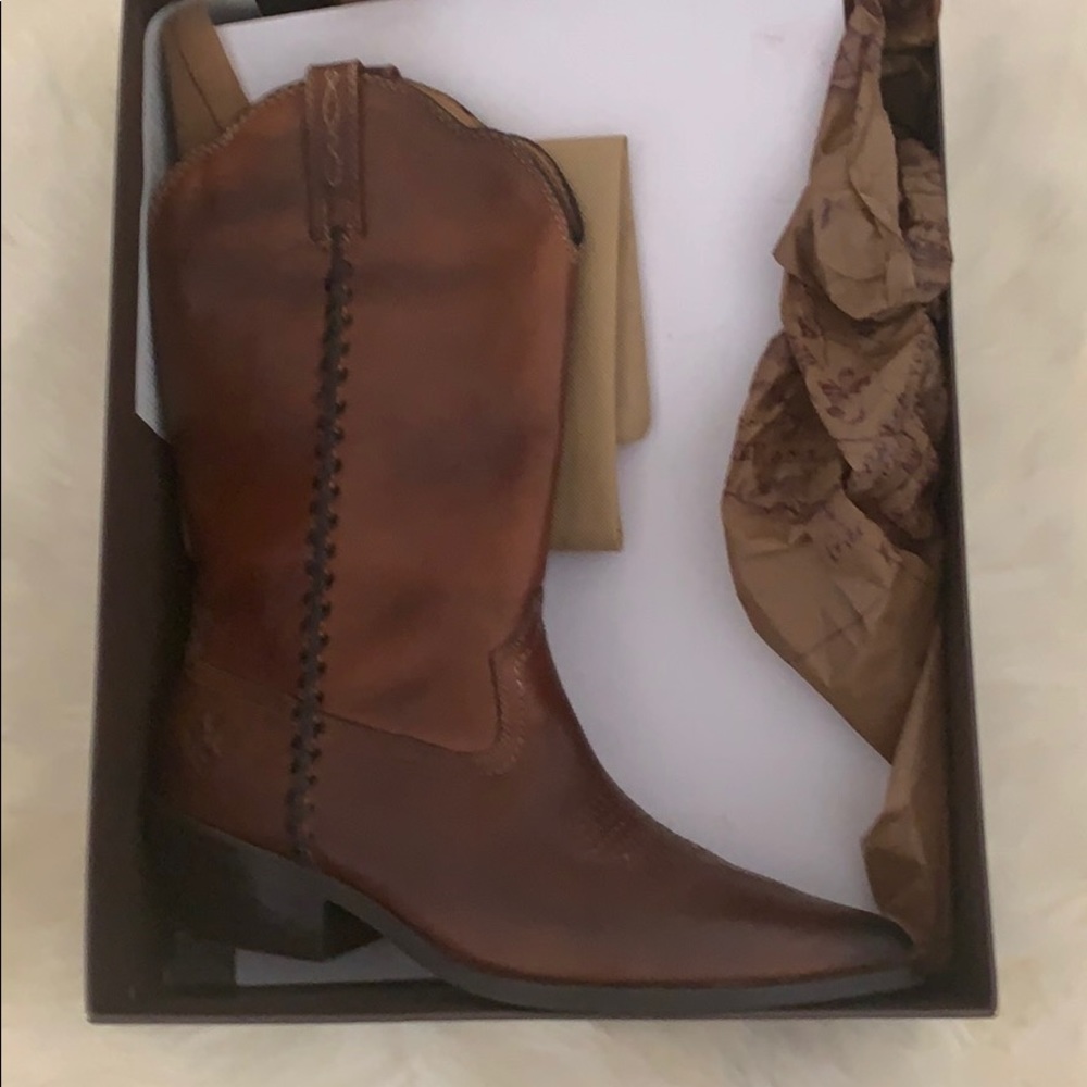 Gorgeous Patricia Nash boots.